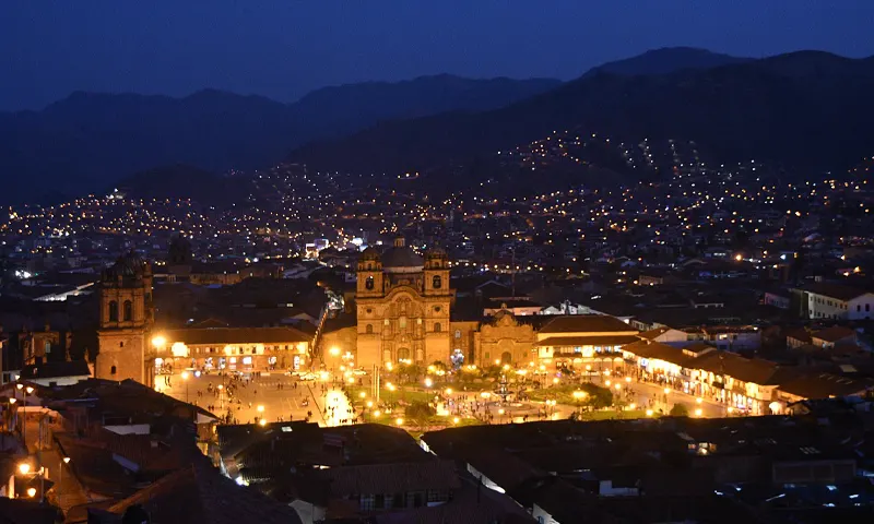 Perú de Noche